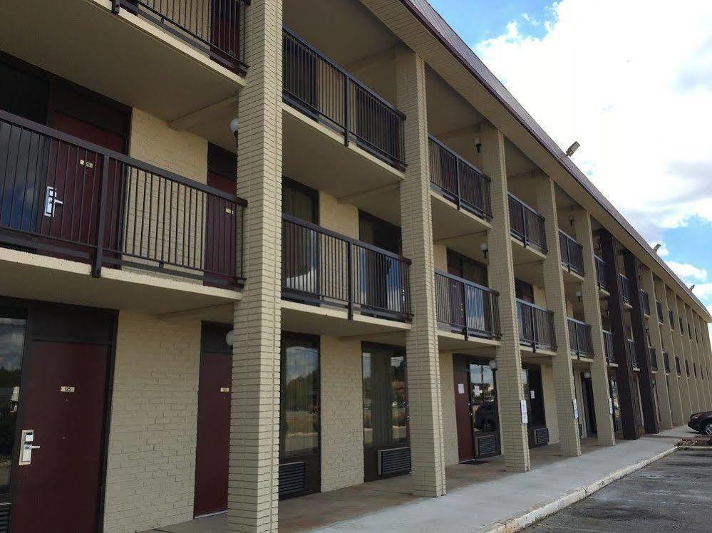 Red Roof Inn Plus+ Huntsville - Madison Exteriér fotografie